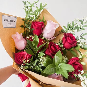 Any Day Florist​​​​​'My Valentine' Flower Bouquet
    Rounded Wrapped Style classic Red Rose with Pink Rose bouquet! Trully a Valentine's Classic! 

Wrapping Choice:

'My ValentineMy Valentine Bouquet | Fresh Mix