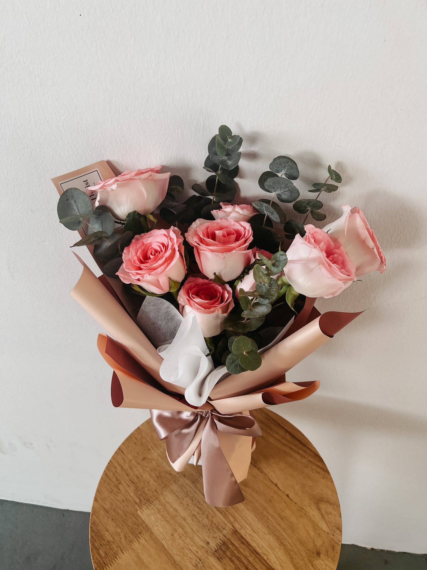Roselle | 8 Roses Bouquet