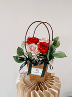 Any Day Florist
Chantelle Bloom Bag Arrangement: Celebrate any day with the perfect blend of red and pink roses from Any Day Florist in Singapore!  Chantelle was looking for the peChantelle | Bloom Bag Arrangement