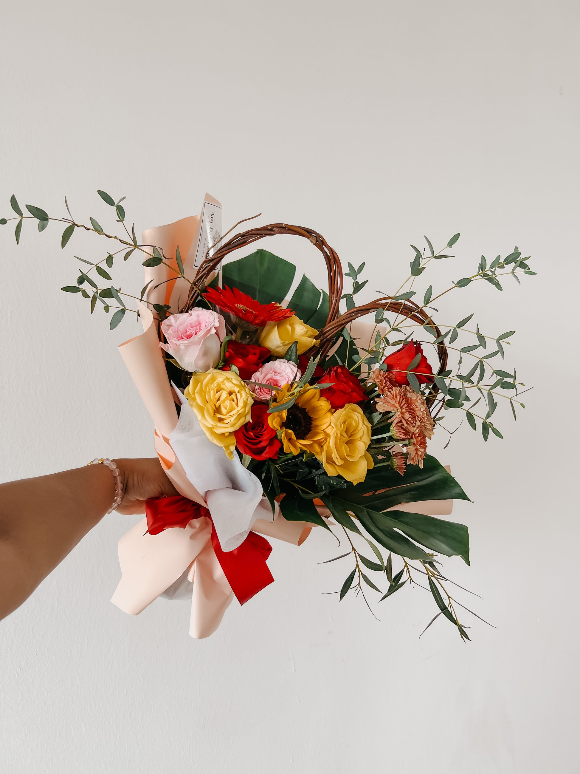 Any Day FloristProduct Description
There's nothing more beautiful than nature! You can rest assured that the color schemes and style will remain in accordance with your preference.(VD) My Sweet Heart | Fresh Flower Bouquet