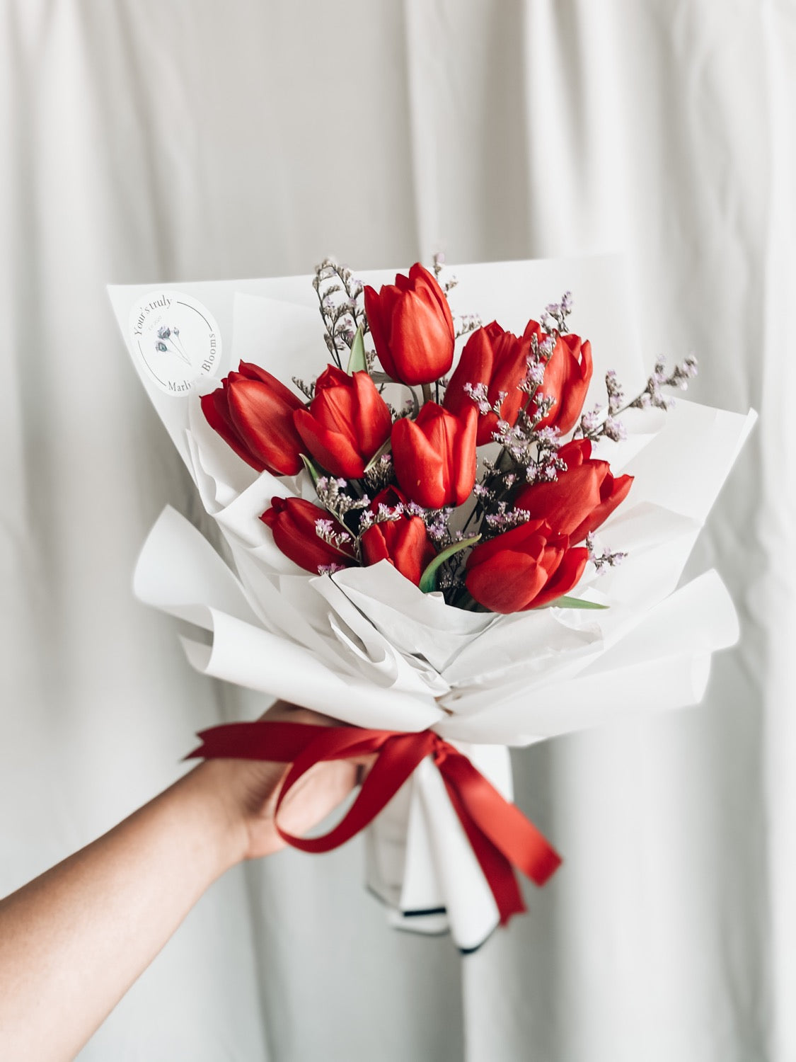 Any Day FloristEn Red D'Tulips
Other than the classic red roses why not red tulips? Red tulips are one of the popular choices among the romantics out there, their deep red tone relEn Red D'Tulips | Red Tulips Bouquet
