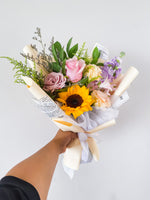 Any Day Florist'Sky Blush Fresh Flower Bouquet'
A stunning arrangements of Pink and Champagne Roses that is highly recommended to gift for Birthday, Anniversary or Monthsary!

ComeSky Blush | Hand Bouquet of the Week